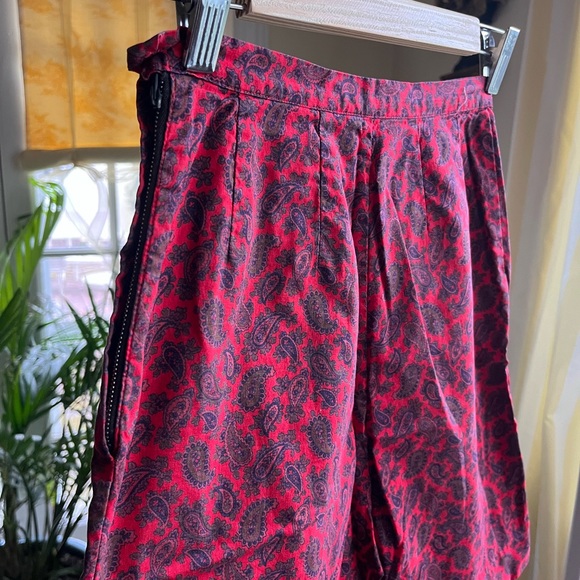 Vintage Paisley Bermuda Short - Picture 3 of 4